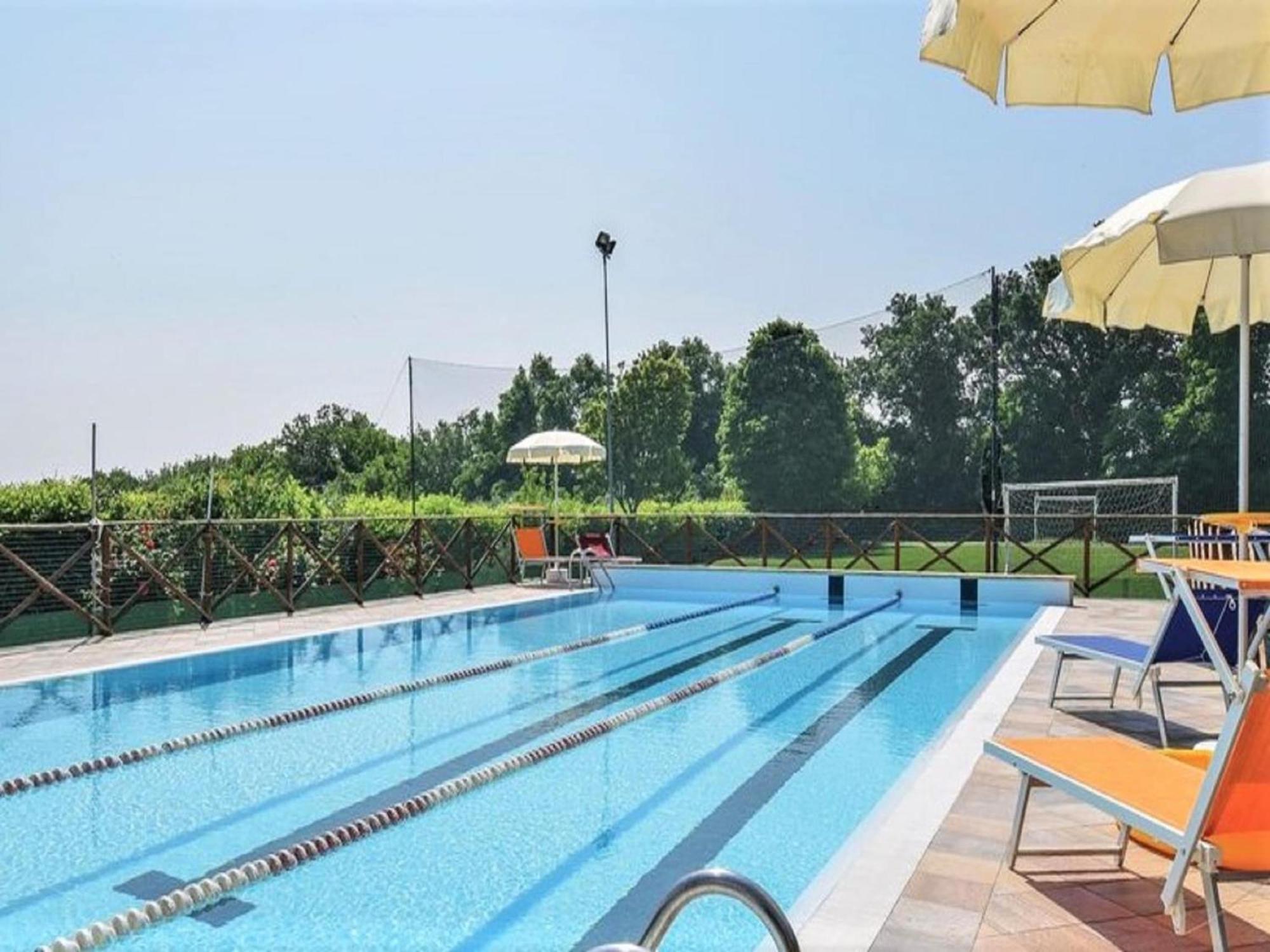 Villa con 10 Camere da Letto